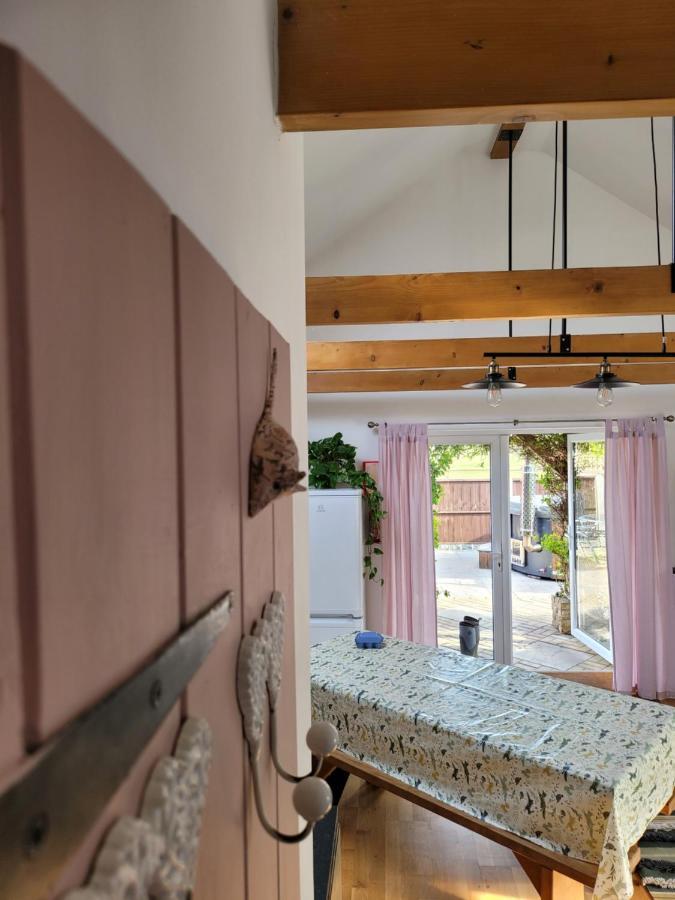 Oak Cottage With Private Log Fired Hot Tub 梅德斯通 外观 照片